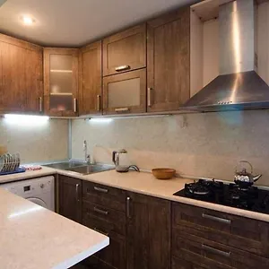 https://georges-apartment.alltbilisihotels.com